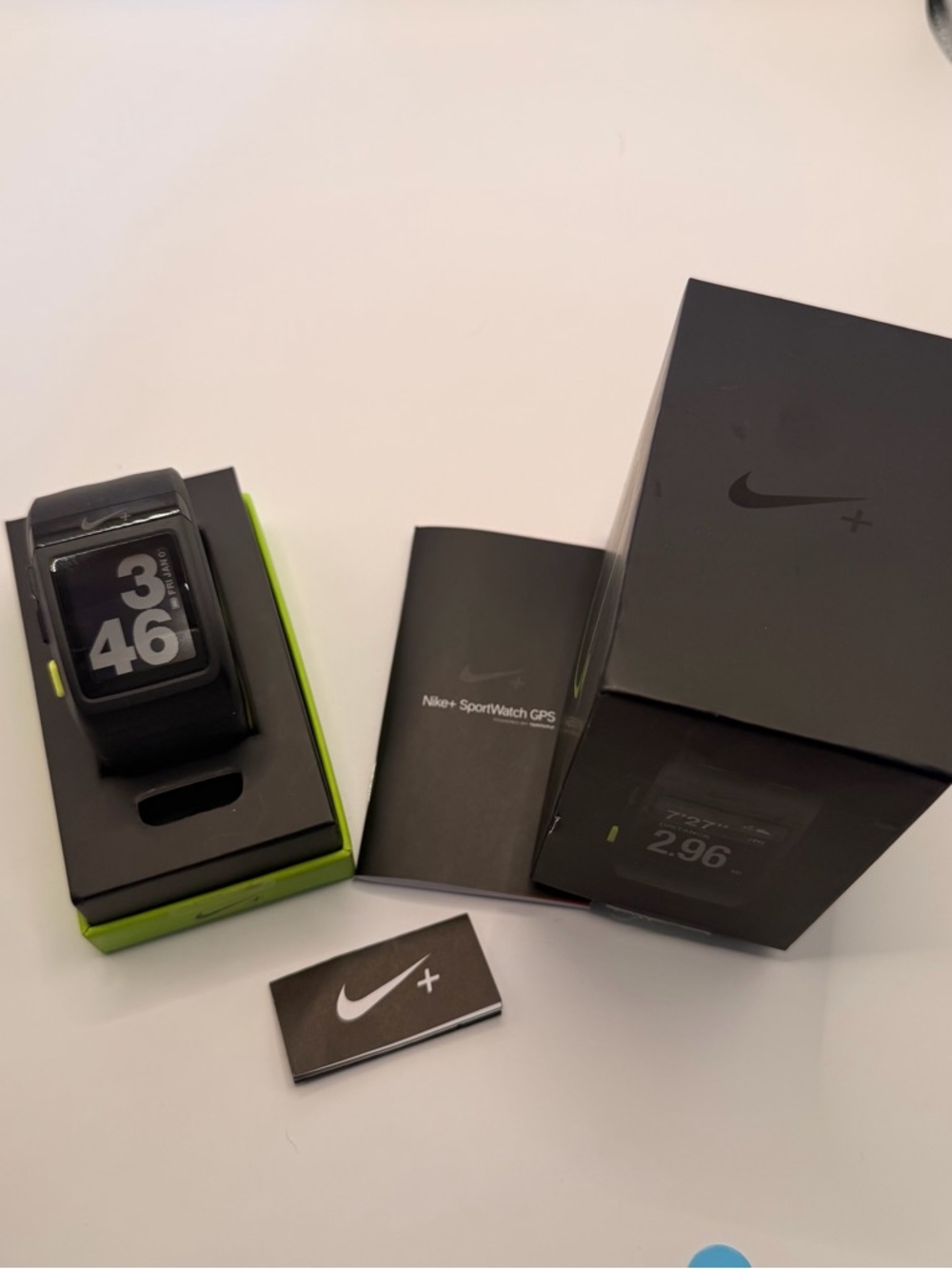 Nike‎ Plus and TomTom Smart Watch (Full set)